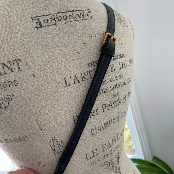 Ladies faux suede handbag - Picture 12 of 13